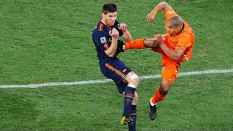 阿尔卡拉斯网球赛爆冷输球，莱赫奇卡成功晋级